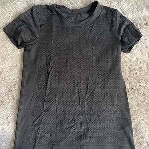 Lulu lemon Breeze by Short Sleeve - Sz 8